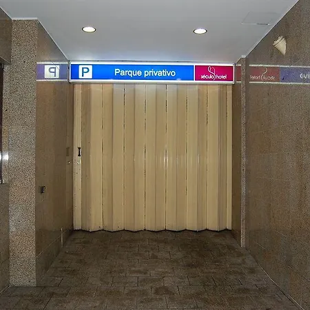 Готель Seculo 2*
